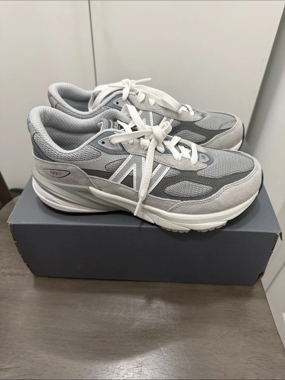 Kids New Balance 990v6 NIB